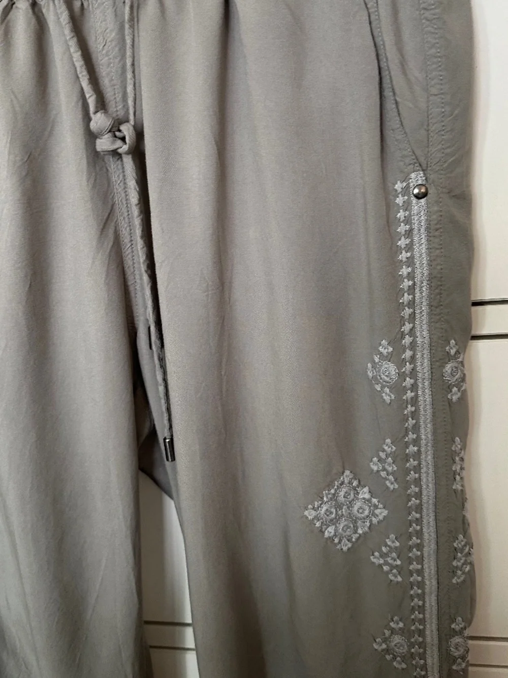 Sundance Tone it Up Embroidered Pull-on Pants - Picture 3 of 5